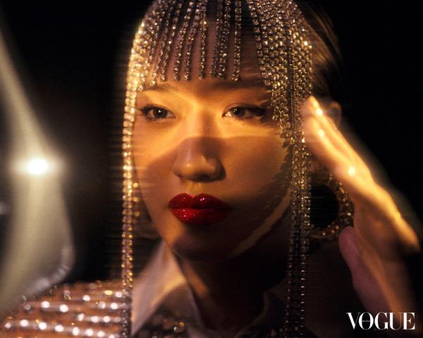 Yvonne Wengler - Vogue - artistspool.com
