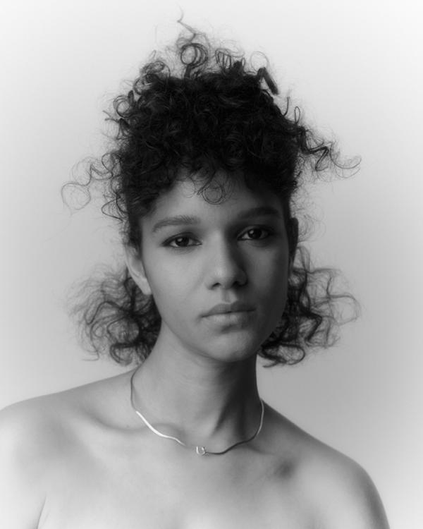 Josephine Winter - Shapelifting - artistspool.com