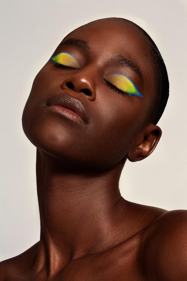 Josephine Winter - Beauty Campaign Green - artistspool.com