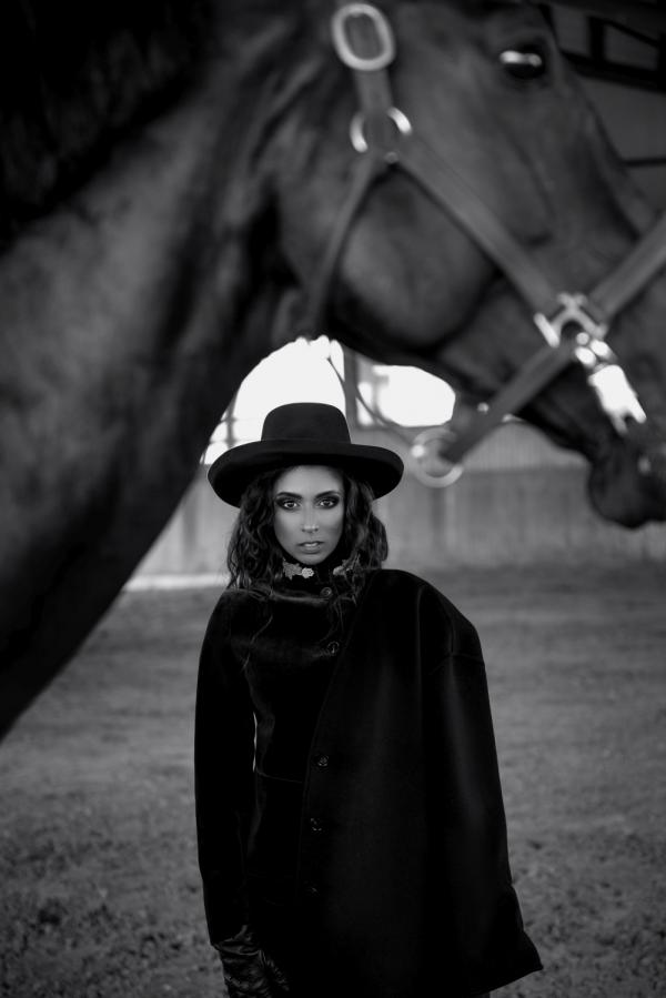 Josephine Winter - Mathilda Karlsson for FACE Magazine - artistspool.com