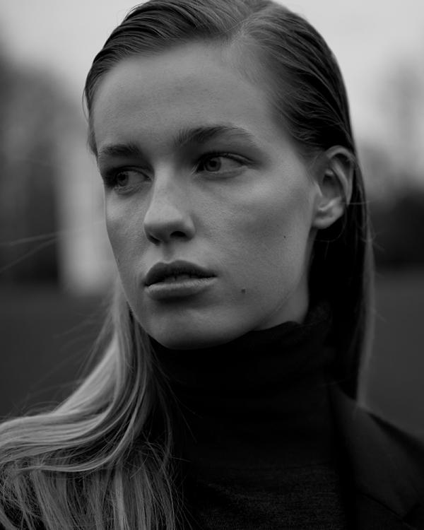 Eva Hennings - Nina Carlson - artistspool.com