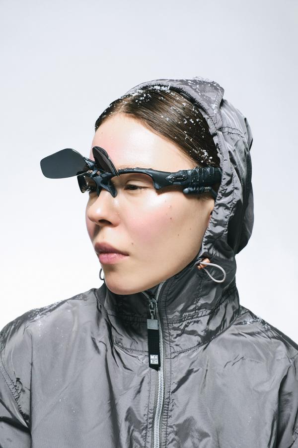 Josephine Winter - Schnelle Brillen - artistspool.com