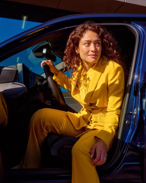 Julia Neubauer - Athlon - artistspool.com