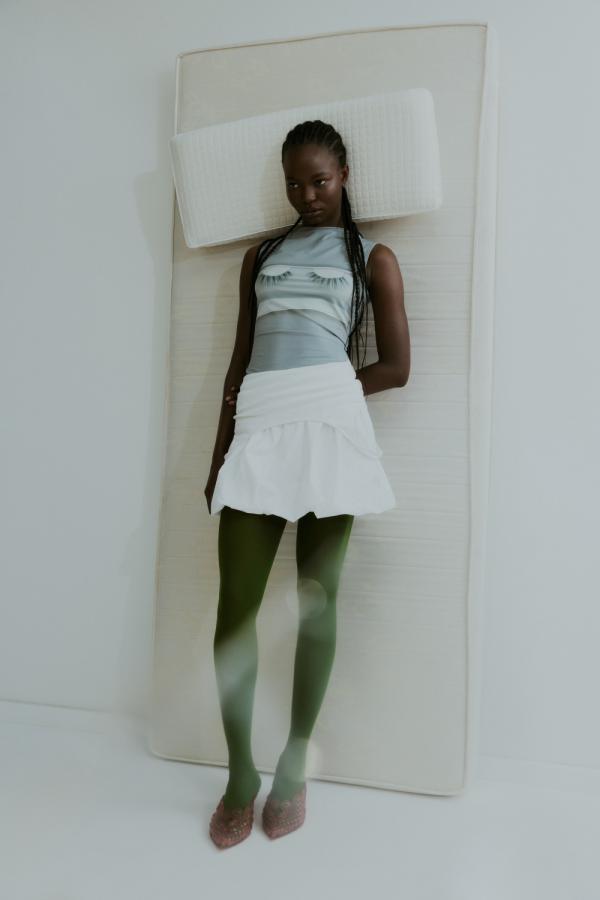 Josephine Winter - Sleeping Beauty for Flanelle Magazine 01 - artistspool.com