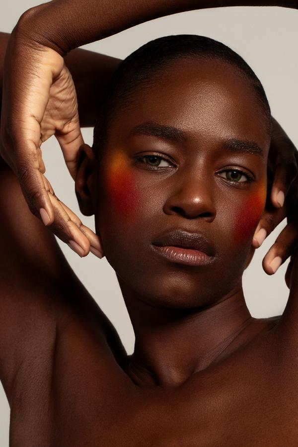 Josephine Winter - Beauty Campaign RED - artistspool.com