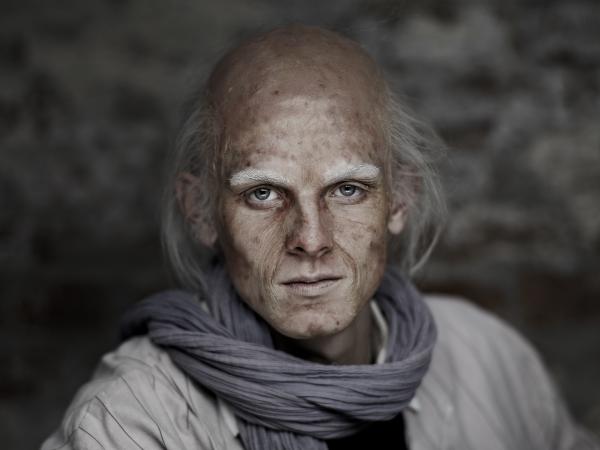 Ara Decker - Superadler - artistspool.com