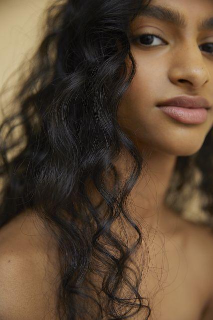 Josephine Winter - Priya - artistspool.com