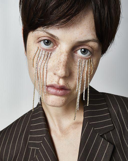 Josephine Winter - Lola - artistspool.com