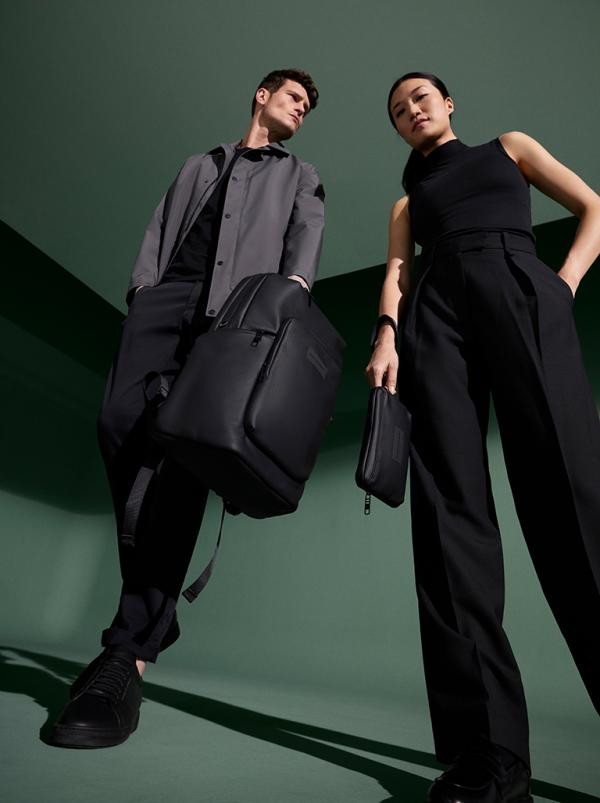 Bee Birgit Steger - Porsche Design Campaign - artistspool.com