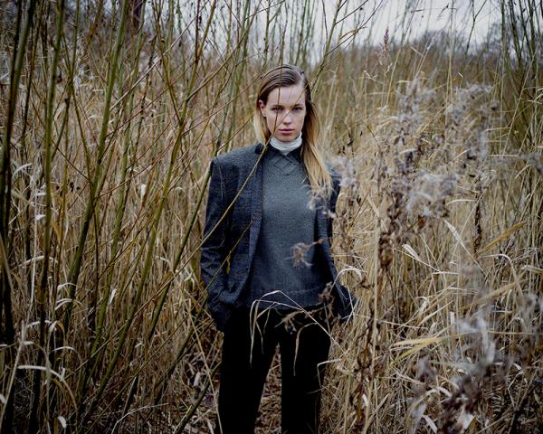 Eva Hennings - Nina Carlson - artistspool.com