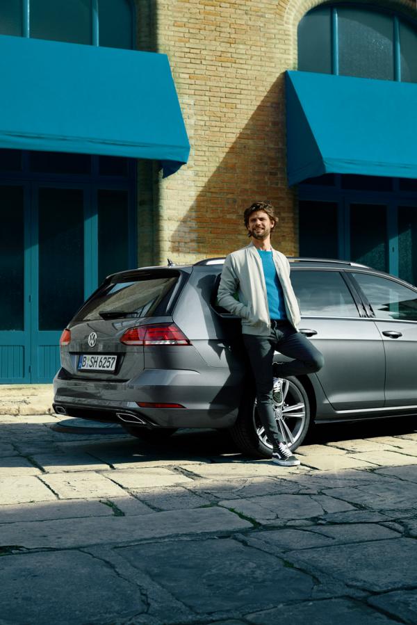 Jacqueline Ziesmer - Volkswagen - artistspool.com