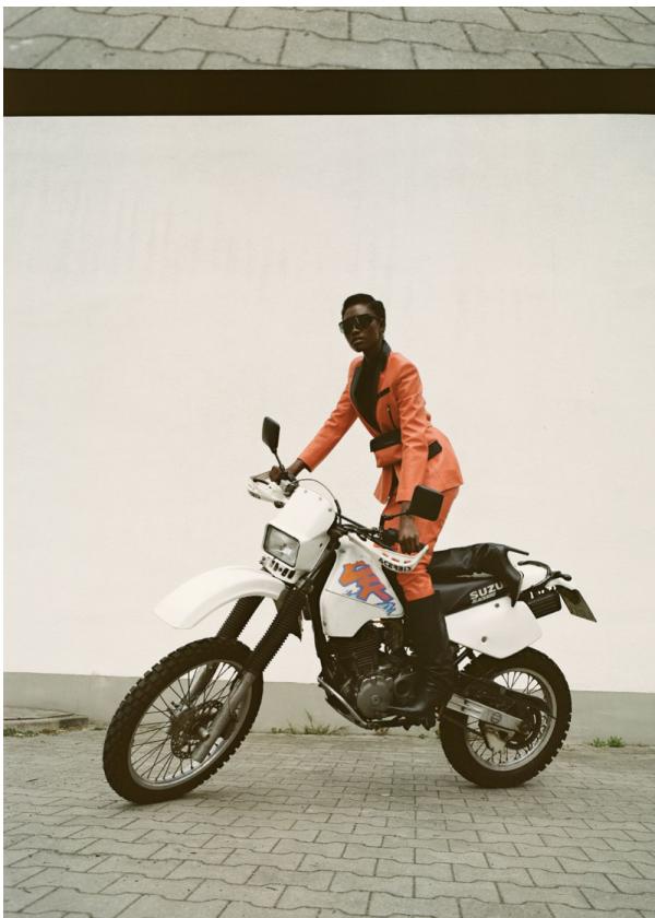 Adelaida Cue Baer - Faces Magazin - artistspool.com