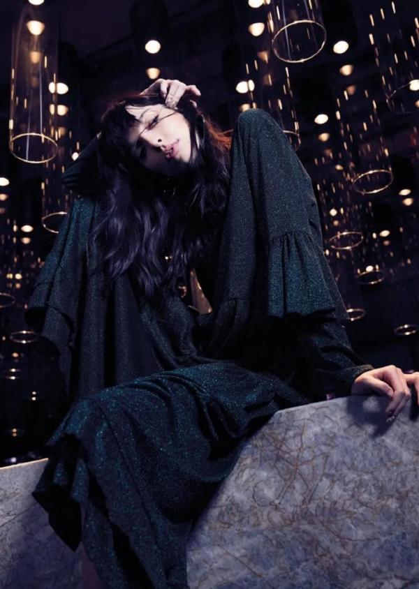 Anna Ploch (MUC) - Mykke Hofmann - artistspool.com