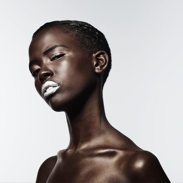 Jenny Retzlaff (MUC) - Black & Silver - artistspool.com