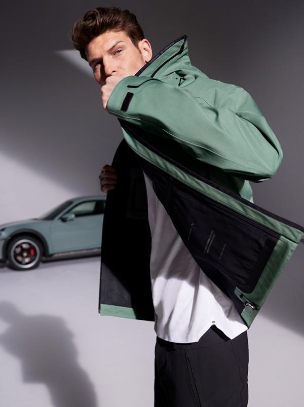 Bee Birgit Steger - Porsche Design Campaign - artistspool.com
