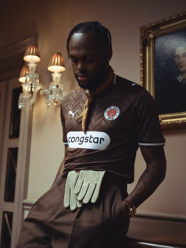 Rike Schlüter - St.Pauli Trikot 26/27 - artistspool.com