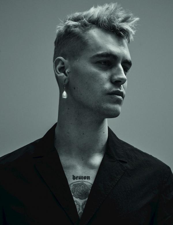 Yilmaz Aktepe - New Boys Best Fashion Magazine - artistspool.com