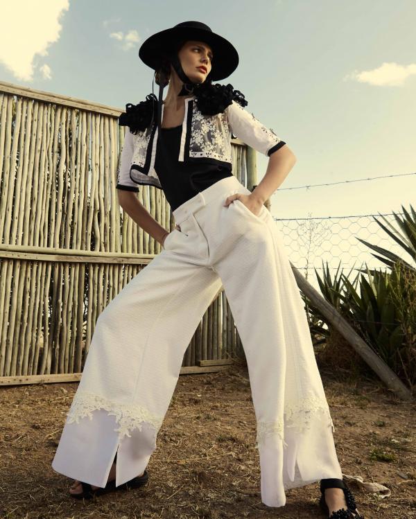 Jenny Retzlaff - Mod Mag mil pasos - artistspool.com