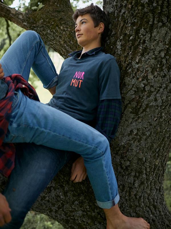 Bee Birgit Steger - NUR MUT Campaign - artistspool.com