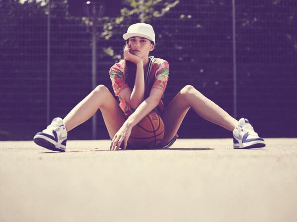 Alexandra Dietl - Basketball - artistspool.com