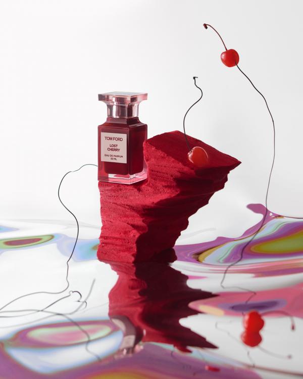 Anna Nizio - Scentury Magazine Gourmand Perfumes - artistspool.com