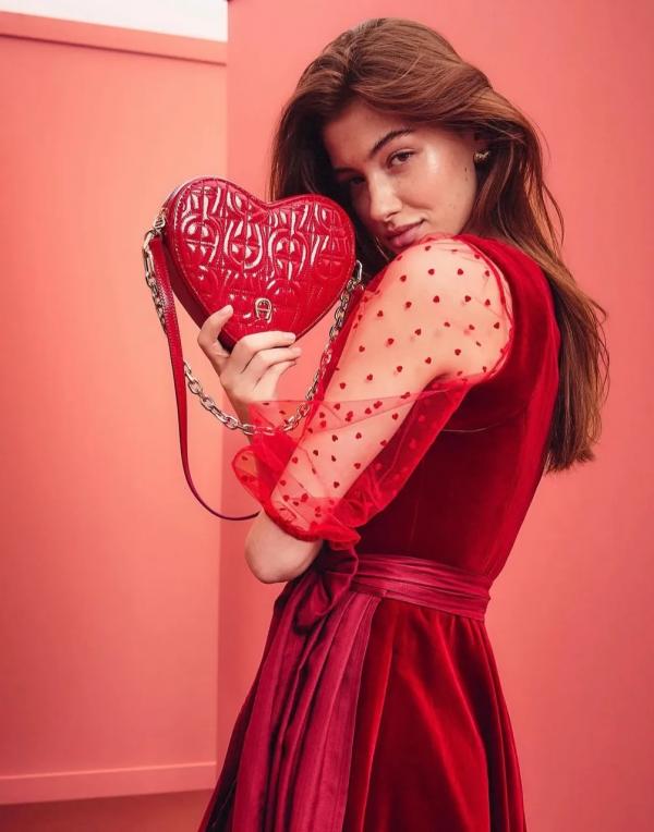 Anna Ploch (MUC) -  - artistspool.com