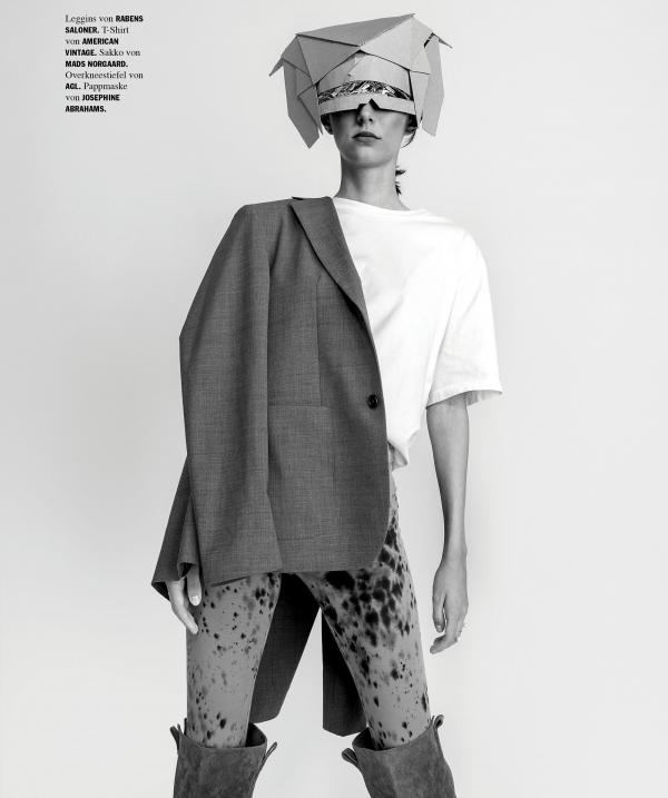 Jacqueline Abrahams - faces magazine The new Wollmovement - artistspool.com