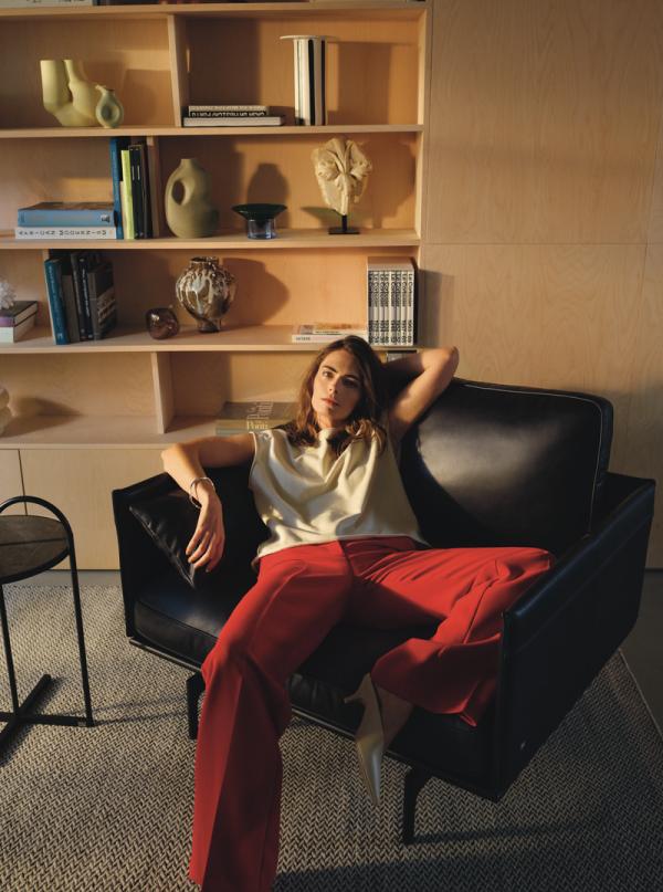 Nuria Gregori - Rolf Benz LIV Campaign - artistspool.com