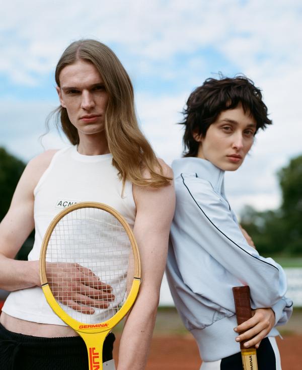 Sophia Langenecker - Addicted to sports - artistspool.com