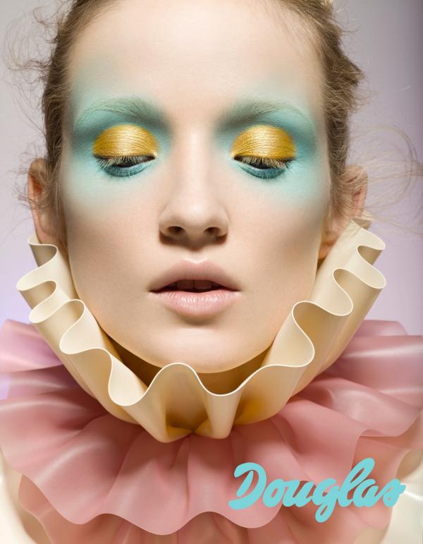 Daniella Petrovics - Douglas - artistspool.com
