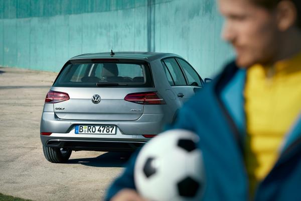 Jacqueline Ziesmer - Volkswagen - artistspool.com