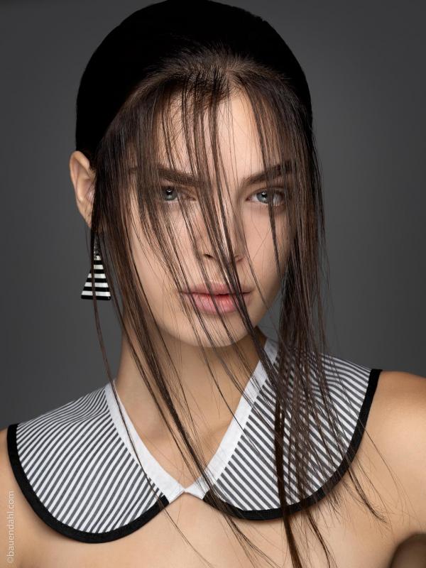 Susi Loos - collars - artistspool.com