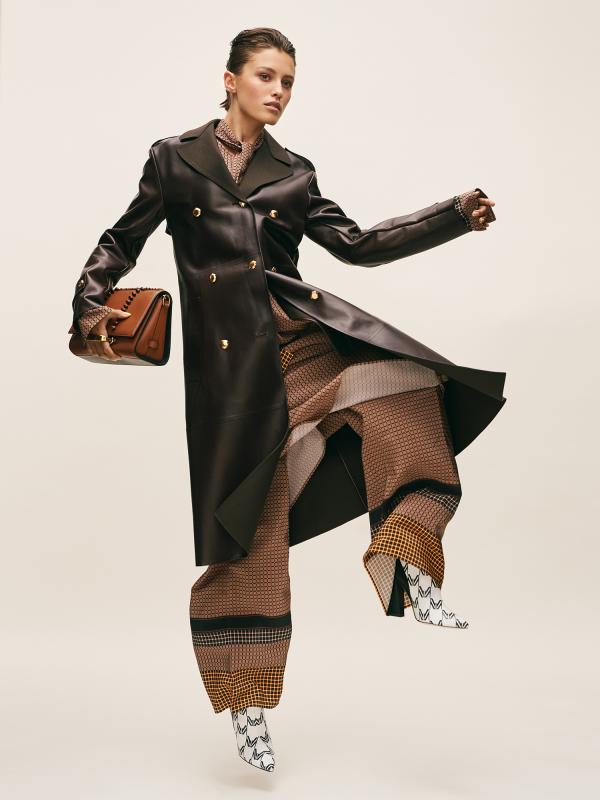 Latisha Nicholson - 5eleven Magazine - artistspool.com