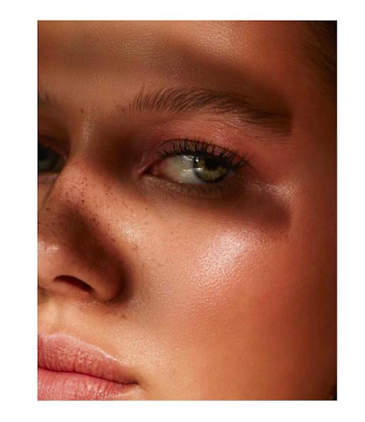 Yvonne Wengler - Unger Magazine - artistspool.com