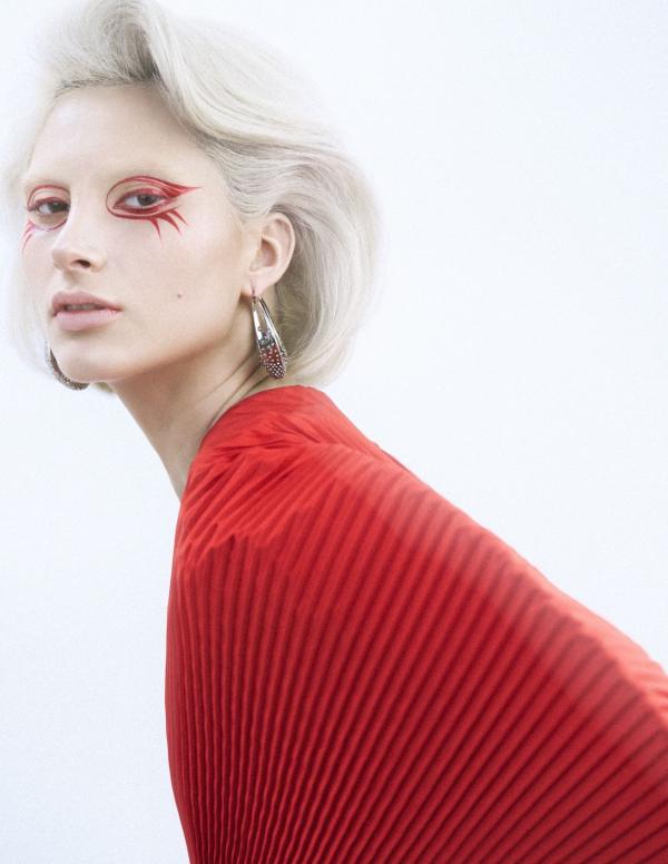 Manuel Miltner - Grazia Bulgaria | Are You Red-Y? - artistspool.com