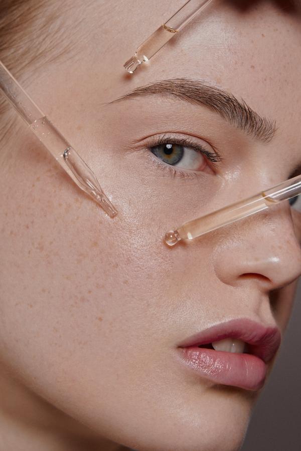 Josephine Winter - Skincare - artistspool.com
