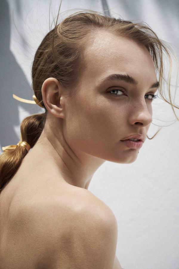 Jenny Retzlaff - Faddy Magazin pure beauty - artistspool.com