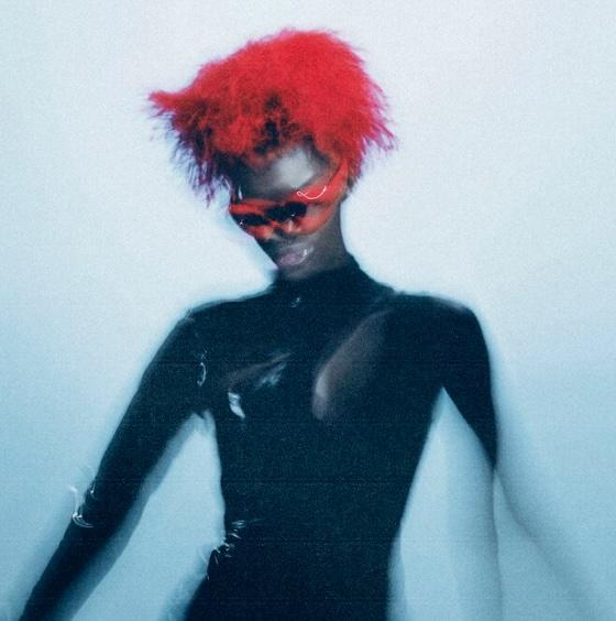 Adelaida Cue Baer - Dark Side - artistspool.com