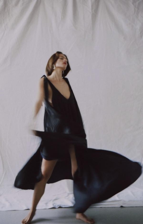 Adelaida Cue Baer - Dimensions - artistspool.com