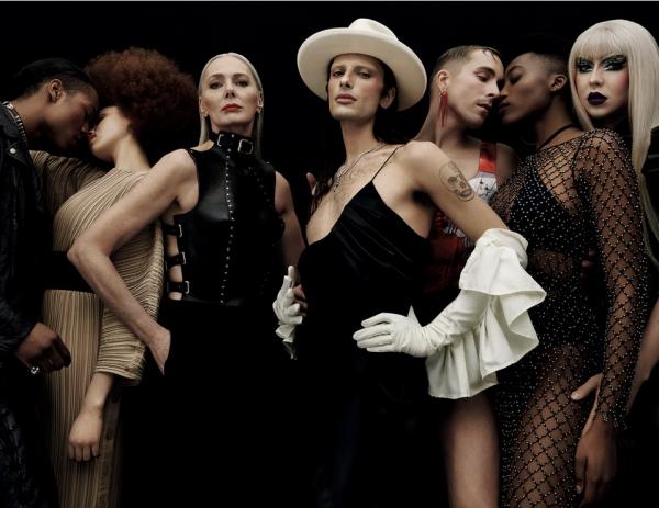 Adelaida Cue Baer - Tush - artistspool.com