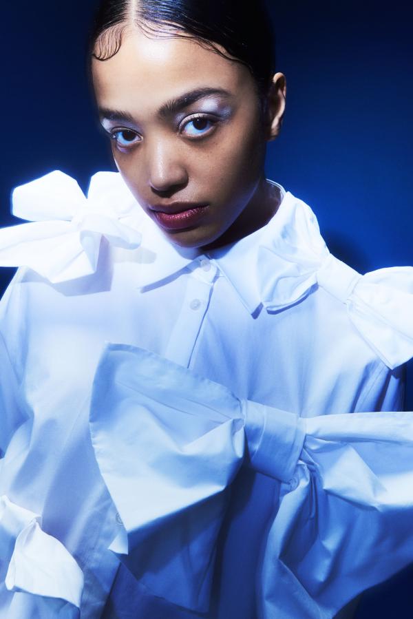 Adelaida Cue Baer - Mirror - artistspool.com