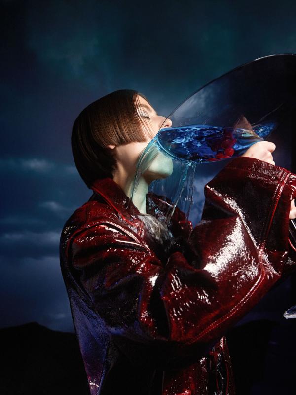 Adelaida Cue Baer - Vogue Portugal - artistspool.com