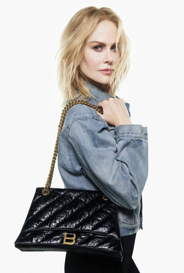 Anna Ploch (MUC) - Balenciaga Nicole Kidman - artistspool.com