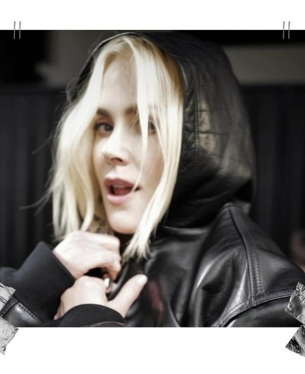 Anna Ploch (MUC) - Balenciaga - artistspool.com