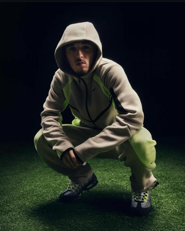 Anna Ploch (MUC) - Nike Lennart Karl - artistspool.com