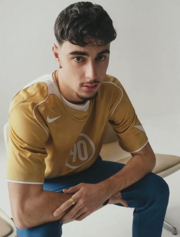 Anna Ploch (MUC) - Nike Aleksandar Pavlovic - artistspool.com