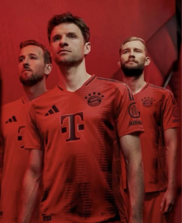 Anna Ploch (MUC) - FC Bayern - artistspool.com