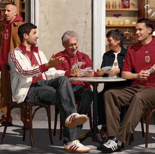 Anna Ploch (MUC) - FC Bayern125 Jahre - artistspool.com