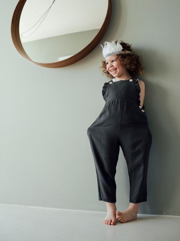 Bee Birgit Steger - Home Alone Editorial - artistspool.com