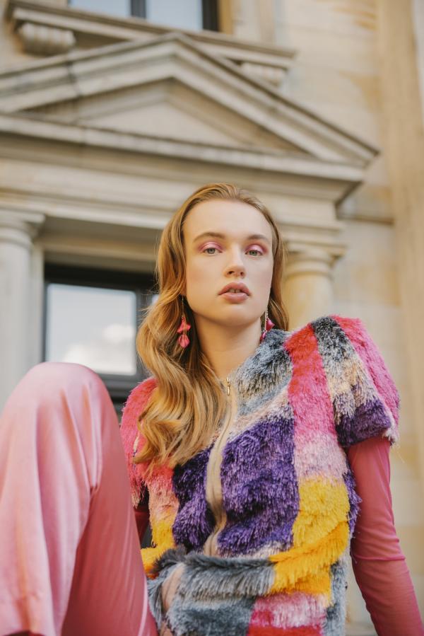 newcomer: Hanna Kohlhauer - Cosmic Eyes - artistspool.com